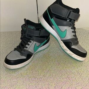 Nike Black and Green High-Top Sneakers with Velcro Strap